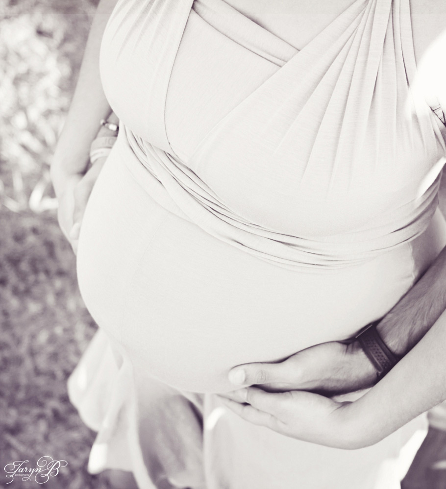 Maternity-shoot-cape-town-photographer-Taryn-B-Photography-Flower-field.jpg-11